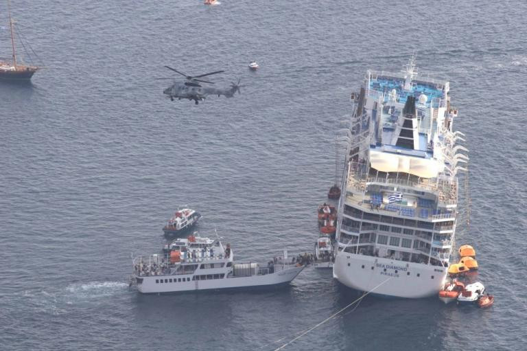 Εντολή για ανέλκυση του Sea Diamond από τον βυθό της Καλντέρας έδωσε ο Κουρουμπλής – Μετά από δέκα χρόνια